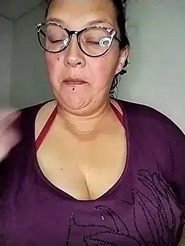 -saraqueen- online show from November 10, 5:46 am