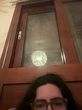 luciamaria01 online show from May 17, 9:58 pm