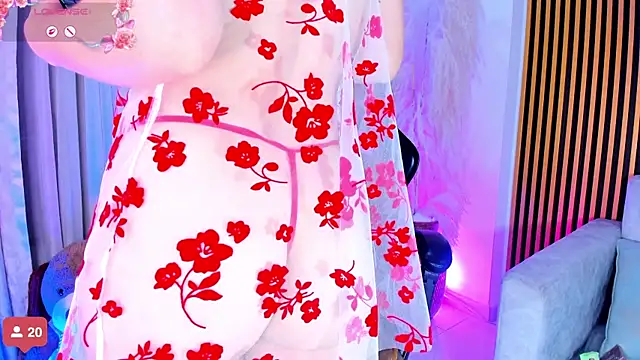 alejagarcia  online show from November 12, 9:57 pm