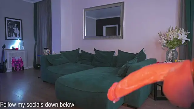 karolineneuer  online show from October 19, 4:58 am