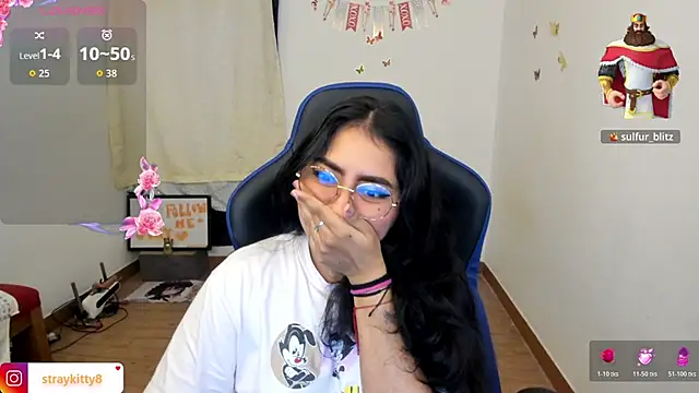 LoveLyy- online show from March 20, 4:45 pm