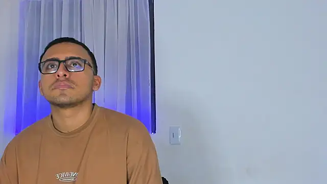 Sexy Couple Xx online show from October 23, 10:21 am