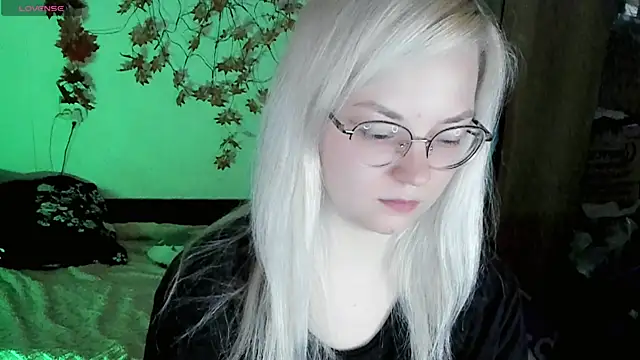 HoneyDazzle online show from November 7, 7:30 pm