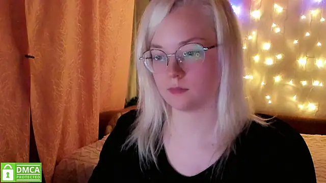 HoneyDazzle online show from November 28, 8:23 pm