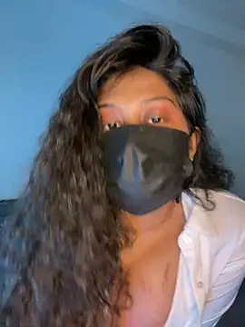 Monica  Bellucci   online show from January 10, 4:22 pm