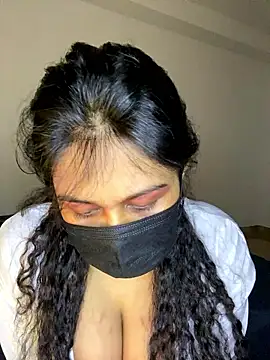 Monica  Bellucci   online show from January 16, 5:42 pm