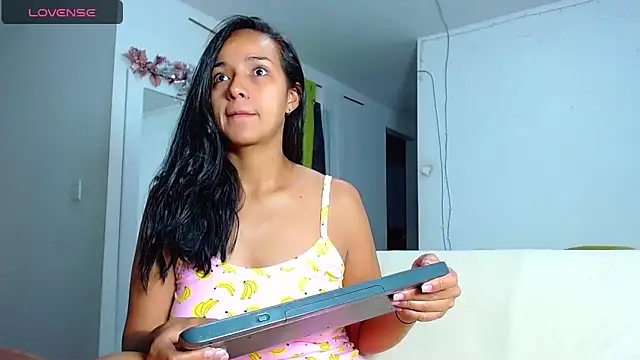 Kendall honea online show from April 4, 10:58 am