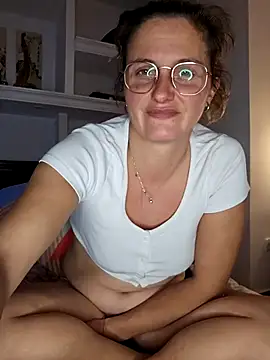 xcrazzycat online show from February 24, 9:24 pm