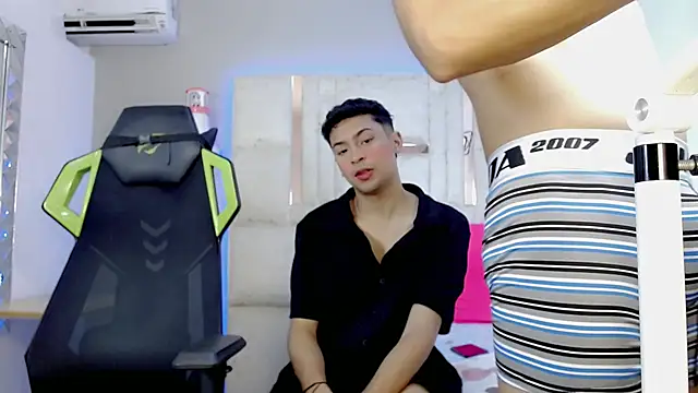 Twinks boys  online show from October 12, 12:13 am