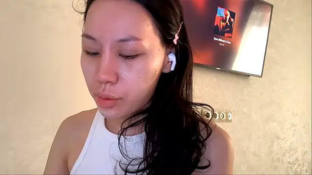 Snapshot of DelphineLanzeta chatting on October 22, 5:34 am DelphineLanzeta online show from October 22, 5:34 am