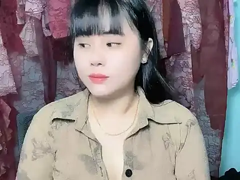 ReginaBigbutt online show from October 28, 4:51 am