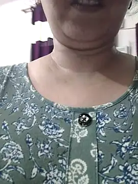 Snapshot of janvi_100 chatting on October 15, 6:27 am janvi 100 online show from October 15, 6:27 am