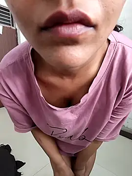 anshika0124 online show from December 2, 7:54 am