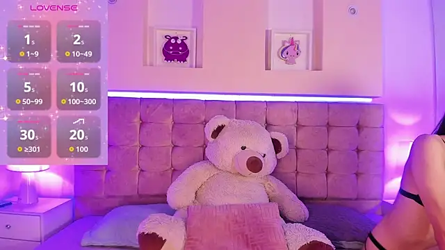 Naya Velvet online show from November 13, 8:41 pm