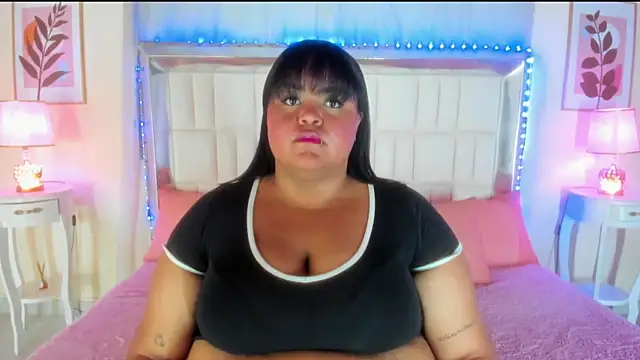 LunaaBlaze online show from December 4, 5:14 pm