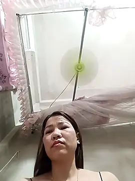 ladzy sexy online show from April 8, 10:45 pm