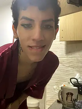 SiaraRealist online show from November 3, 12:25 am