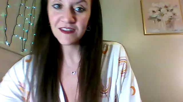 easy briezy online show from November 5, 2:17 am