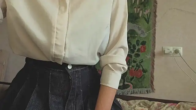 MiaLovelyOne online show from May 29, 7:17 am