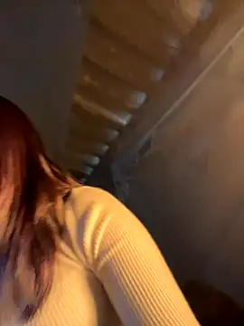 hello-cute online show from December 4, 9:11 am