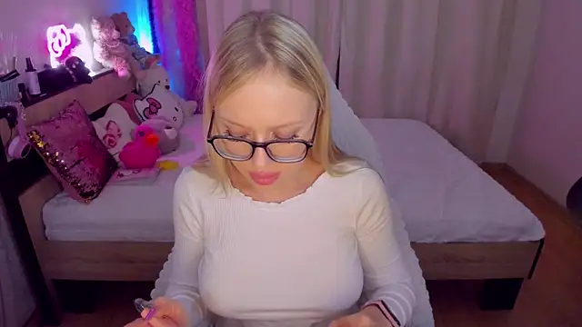 CeaneLino online show from October 24, 6:48 pm