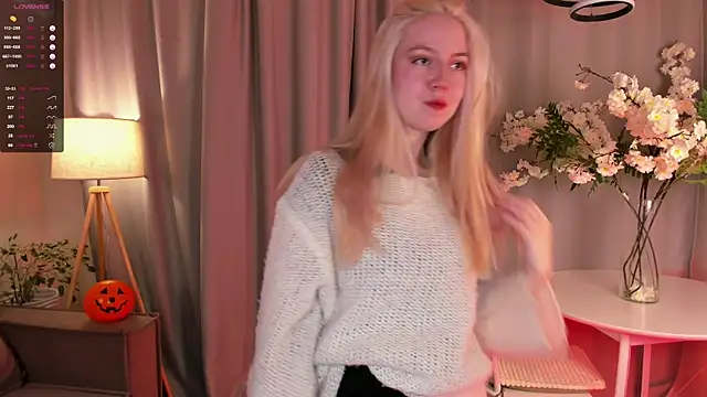 TinaStevenson online show from October 28, 10:36 pm