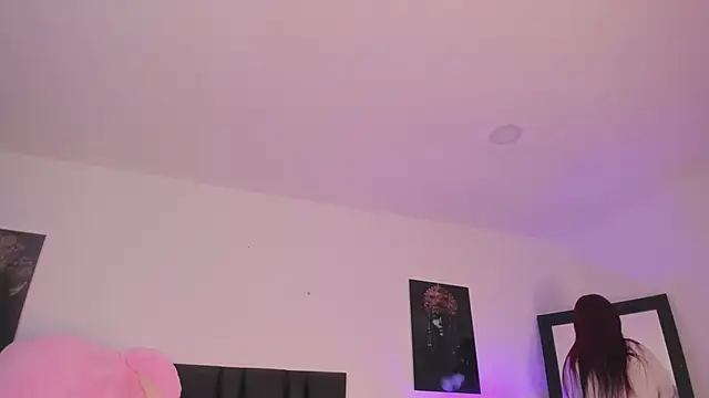 SaradaParker online show from April 7, 3:03 pm