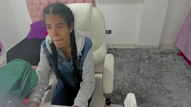 thianahorny online show from January 16, 11:17 am