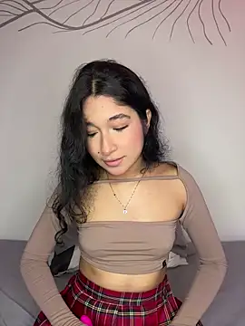 Snapshot of Ariasex_ chatting on October 20, 7:17 pm Ariasex online show from October 20, 7:17 pm