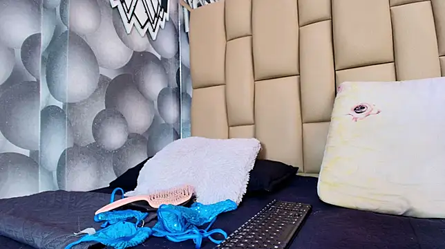 hannah teehn online show from November 5, 7:08 pm