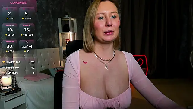 scent  of woman online show from November 15, 1:50 am