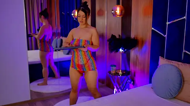 Talia Lure online show from November 25, 8:38 am