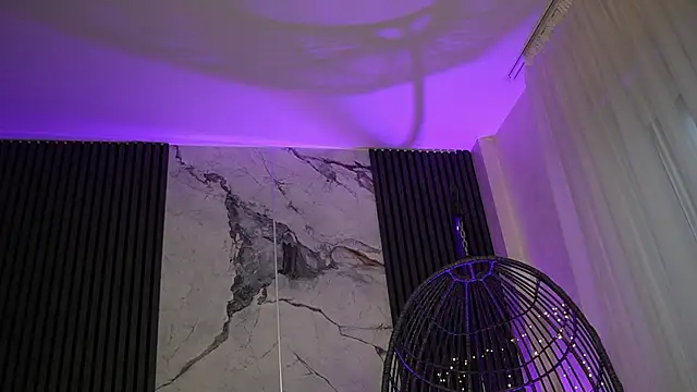 RachelRavee online show from December 4, 5:32 am
