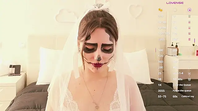 MoonliteDiva online show from October 31, 6:26 am