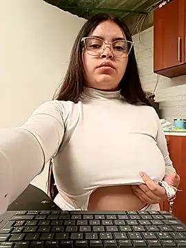 sofia athome online show from November 12, 7:34 pm