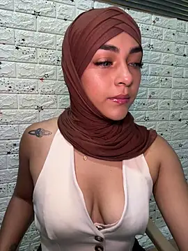 CelestSkyy online show from December 3, 8:33 pm