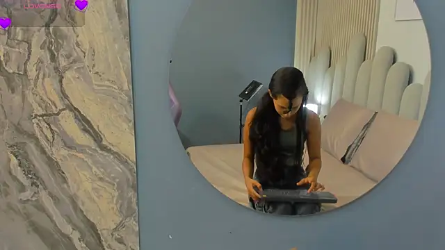 luly dreams online show from April 10, 11:16 am