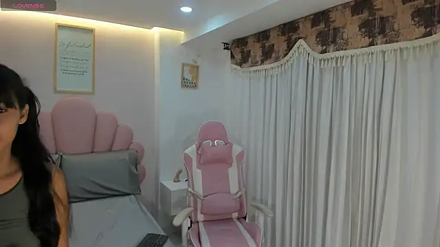 luly dreams online show from April 14, 12:05 pm