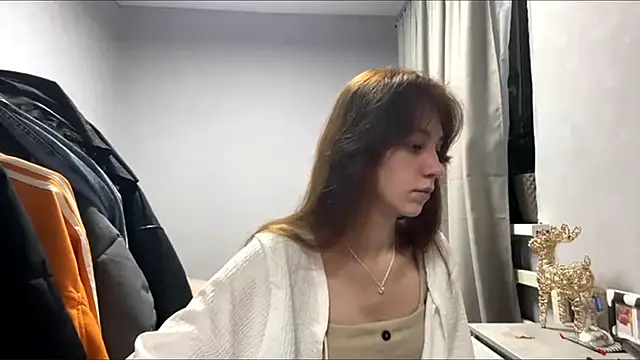 WildPeachh online show from November 18, 7:15 pm