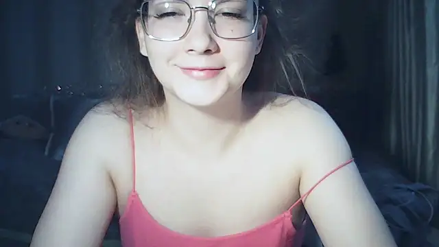 MoodieMira online show from February 6, 1:03 pm