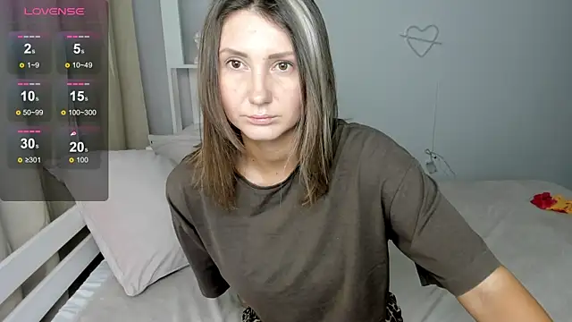 NikkiKiss   online show from October 25, 1:35 am