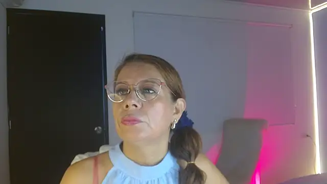 channelsmith 55 online show from March 28, 1:54 pm