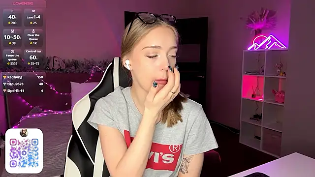 EvaPeace online show from February 1, 9:35 pm