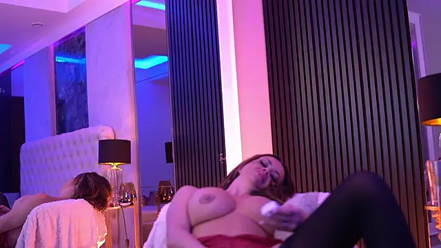 LuxenNoir online show from April 17, 6:15 am