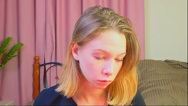 LilyVoise online show from October 21, 2:43 pm