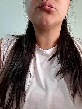 morenalatinaa online show from January 8, 1:48 pm