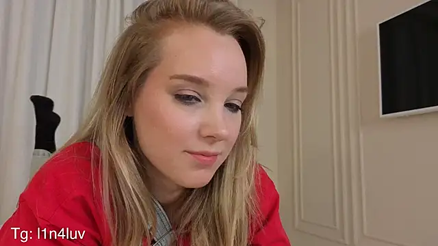 AIicaparkerc online show from November 4, 9:31 pm