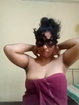 Expose Queen online show from November 22, 6:49 am