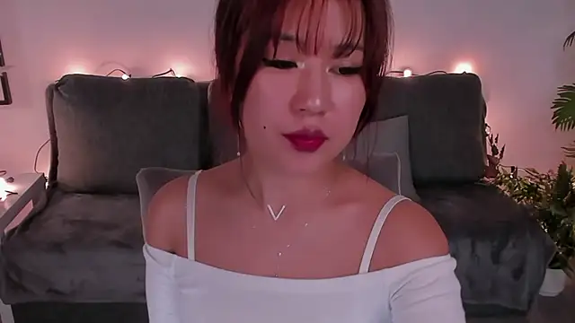 Erika Kim online show from March 28, 8:47 am