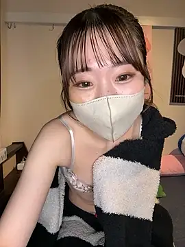 yura ra ra online show from December 4, 9:59 pm